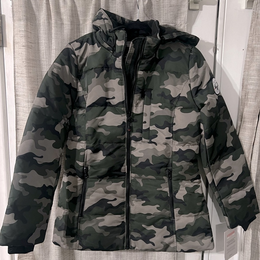 NWT Women’s Arctic Expedition Winter Coat - Green Camouflage - XS